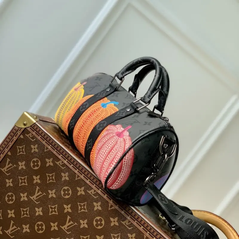 M46437 25x15x11cm High Quality Bags - Image 3