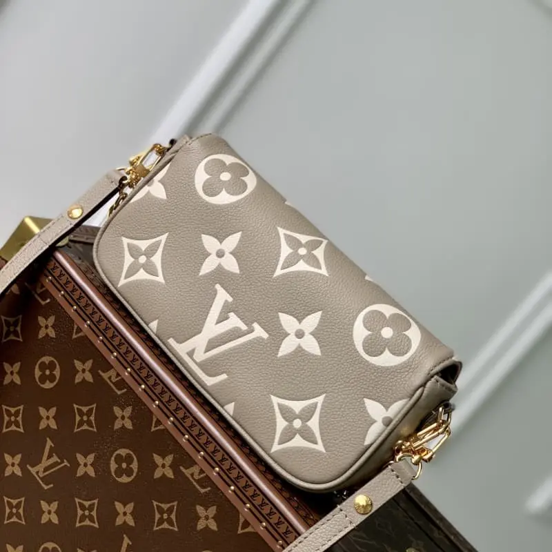 M82211 23.5x12x4.3cm High Quality Bags - Image 3