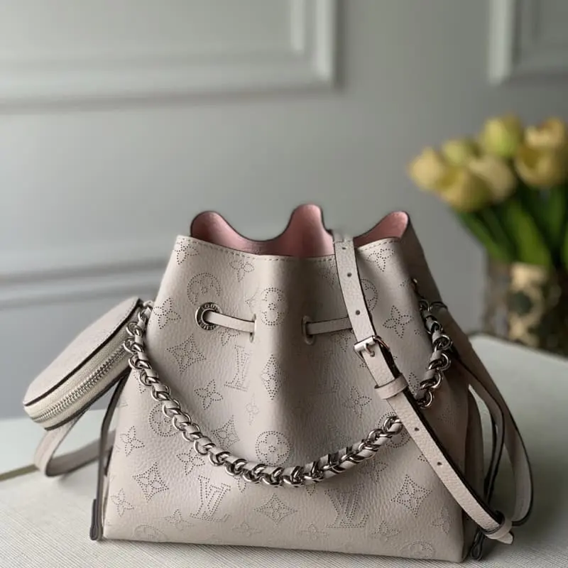 M57070 19x22x14cm High Quality Bags