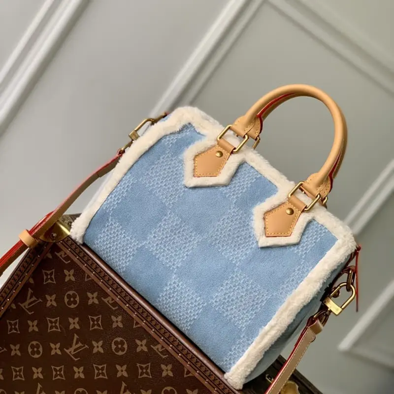 N40700 25x15x15cm High Quality Bags - Image 3