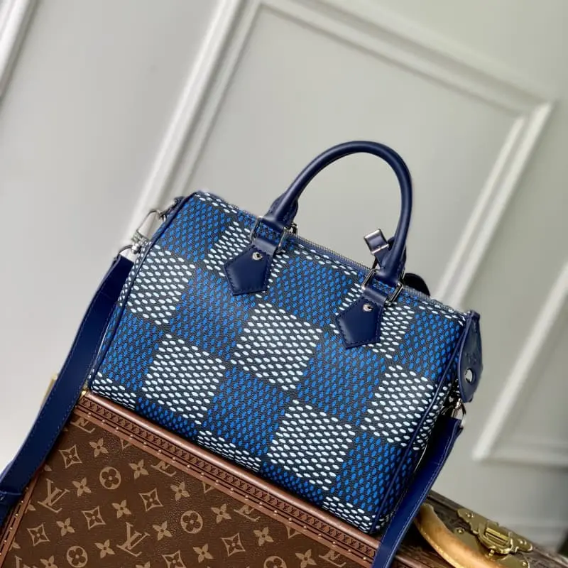 N40691 25x15x15cm High Quality Bags - Image 3