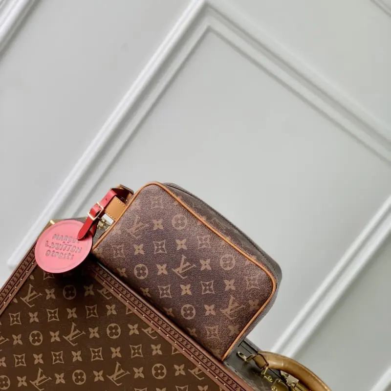 M11765 23x13x12cm High Quality Bags - Image 3