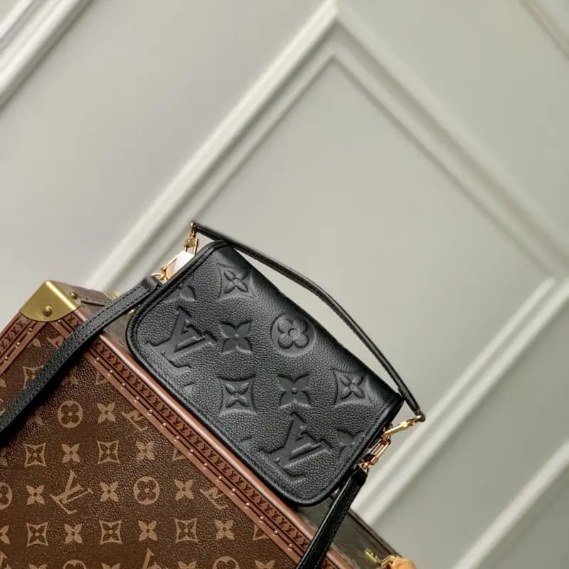 M24649 20x20x13cm High Quality Bags - Image 3