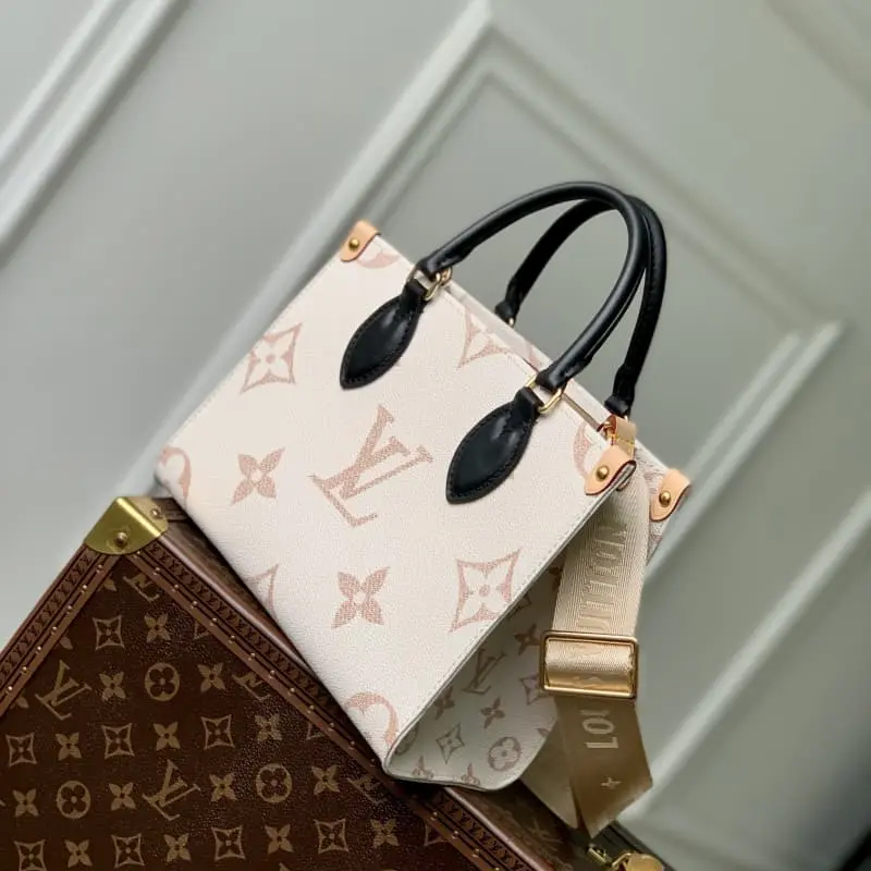 M24533 25x19x11.5cm High Quality Bags - Image 3