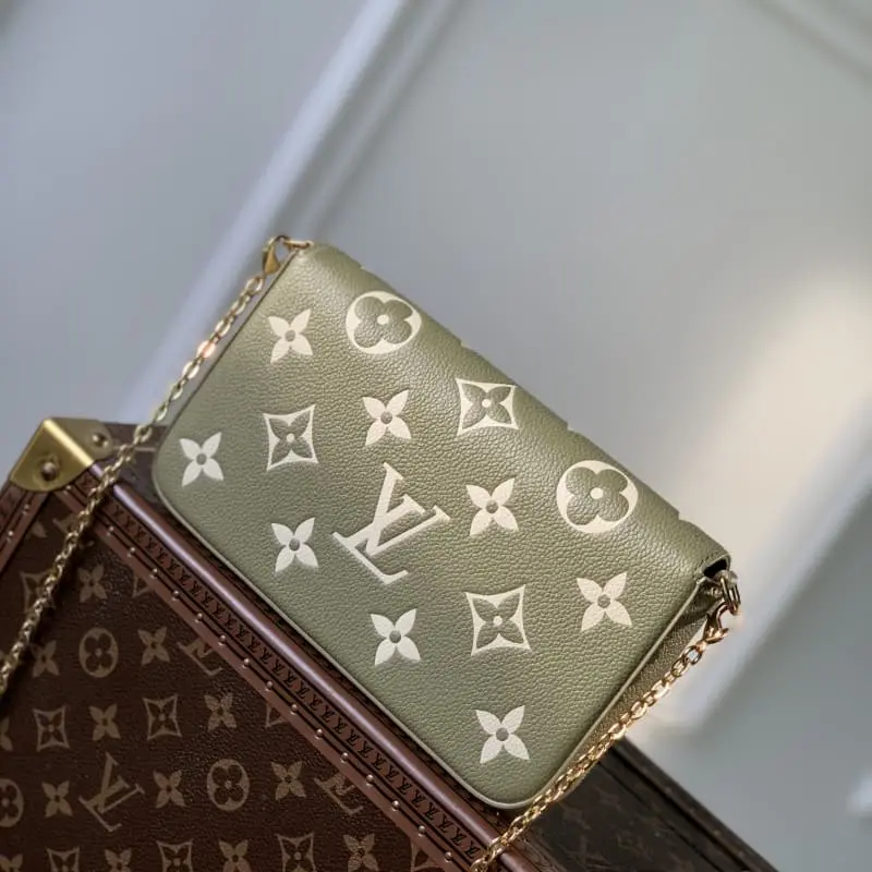 M64065 Grass Green 21x12x3cm High Quality Bags - Image 3