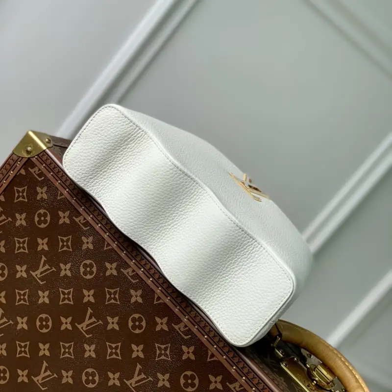 M22122 White 27x18x9cm High Quality Bags - Image 4