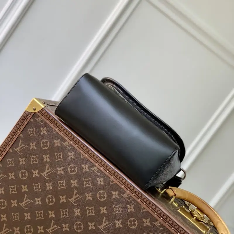 M12615 17x11x26.6cm High Quality Bags - Image 3