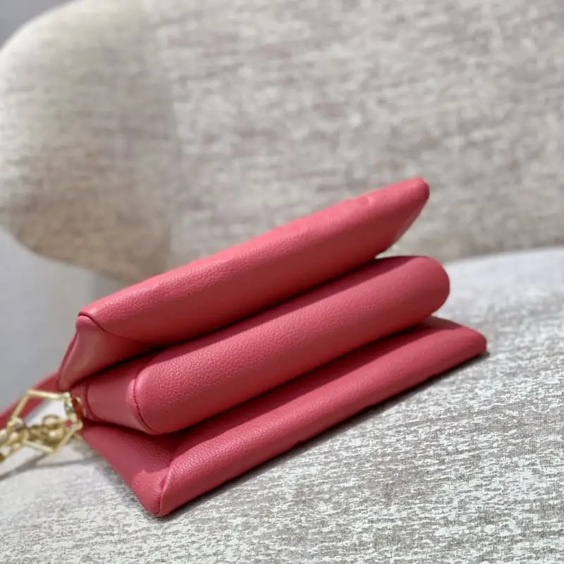 M20750 21x16x7cm High Quality Bags - Image 3