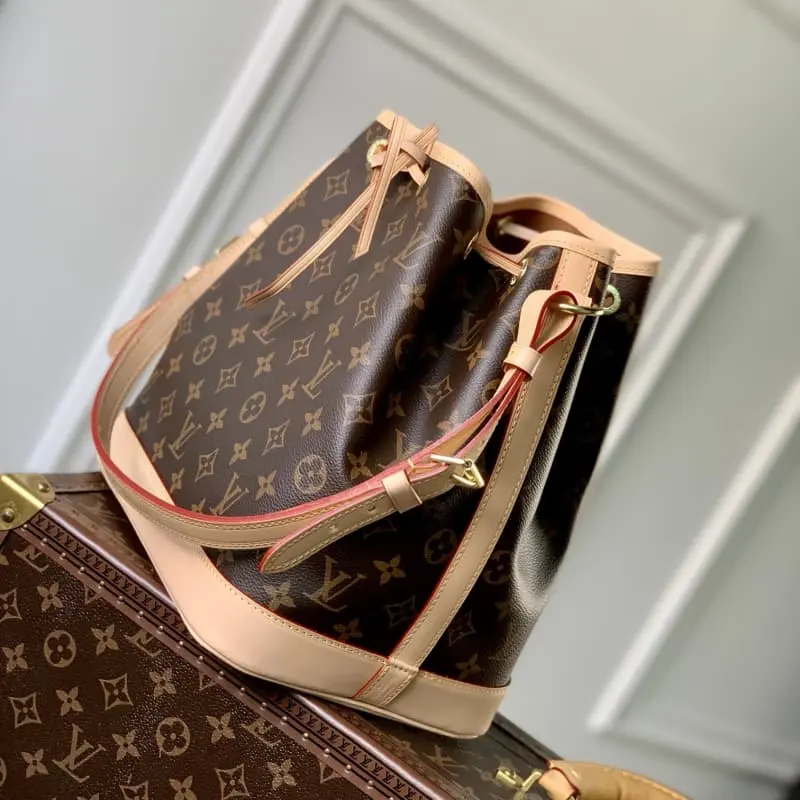 N40818 27x27x21cm High Quality Bags - Image 3