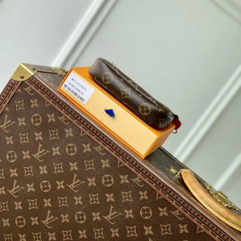 M12205 Old Red 10.5x4x15.5cm High Quality Bags - Image 3