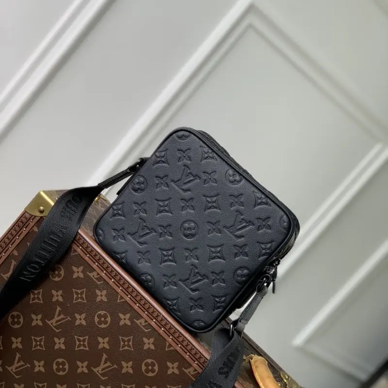 M12516 17x7.8x18cm High Quality Bags - Image 3