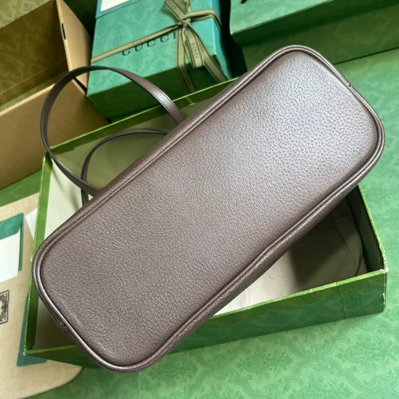 765043 CM 4 High-Quality Bags - Image 3