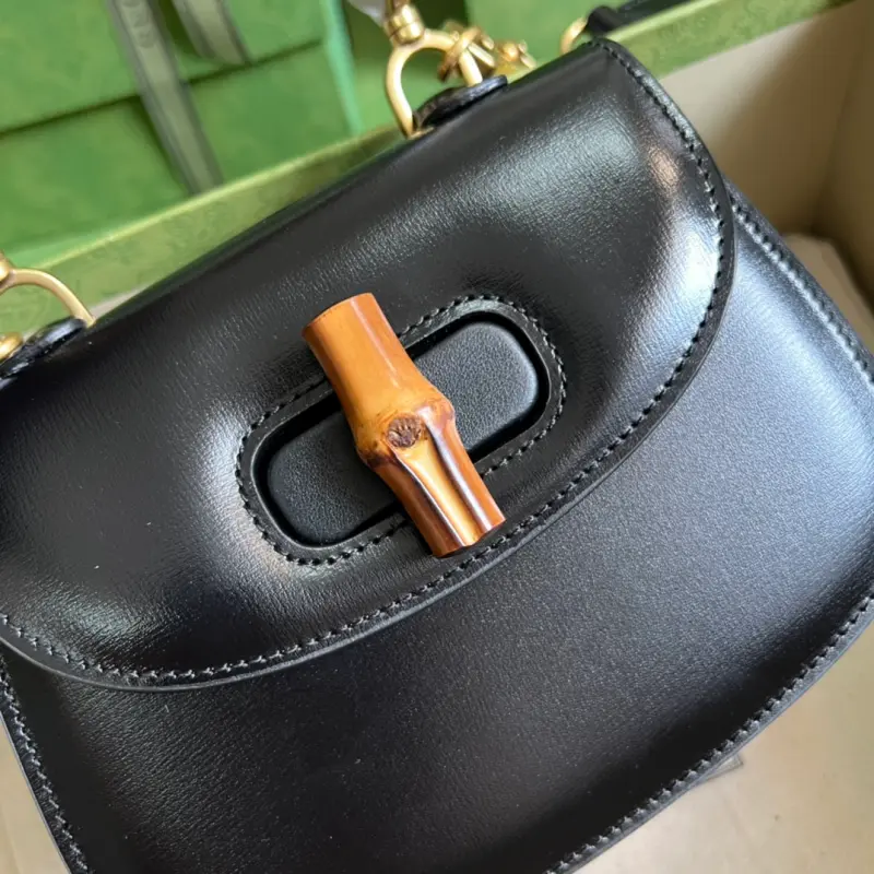 686864 CM 3 High-Quality Bags - Image 3