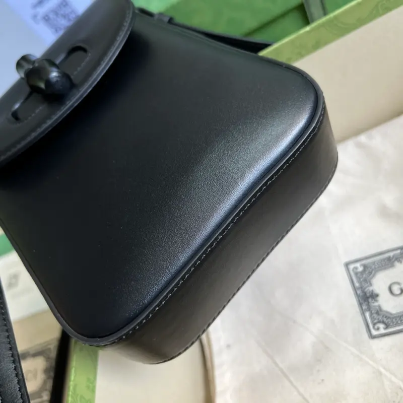 702106 CM 2 High-Quality Bags - Image 3