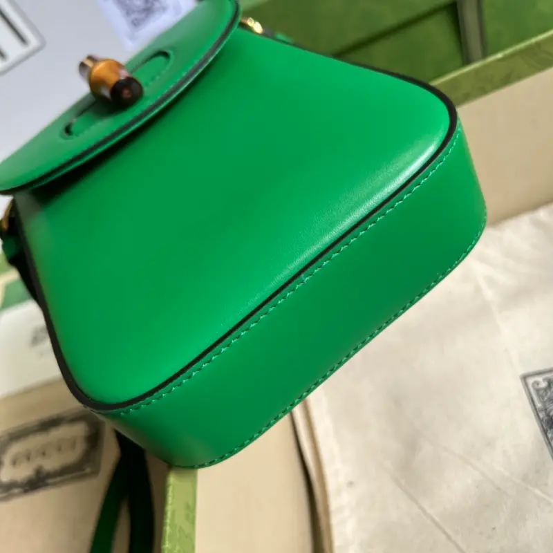 702106 CM 4 High-Quality Bags - Image 3