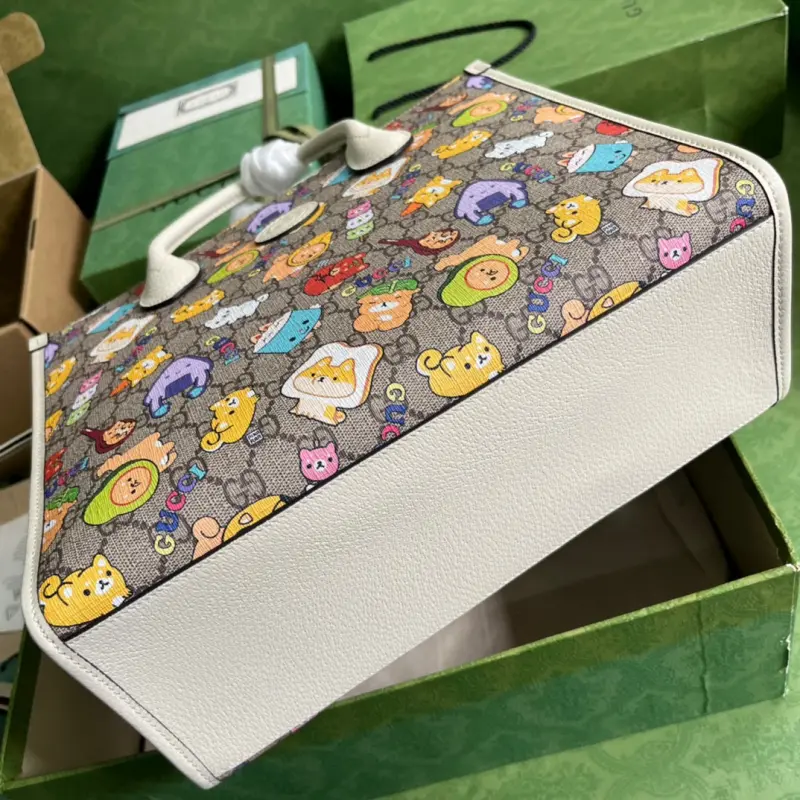 680956 CM 2 High-Quality Bags - Image 3