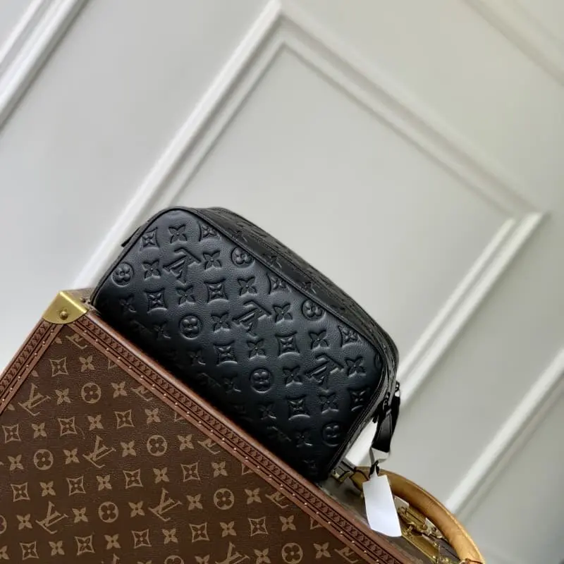 M12645 28x15x16.5cm High Quality Bags - Image 3