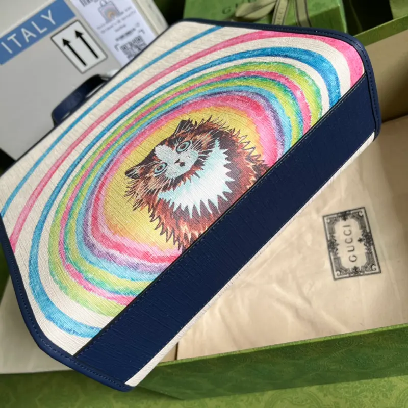 605614 CM 7 High-Quality Bags - Image 3