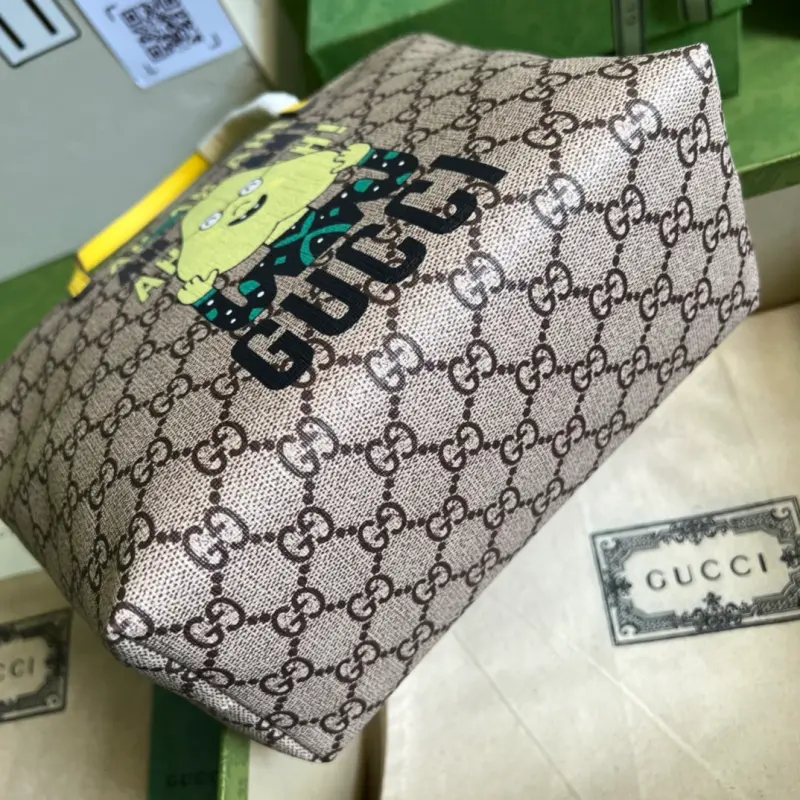 410812 CM 9 High-Quality Bags - Image 3