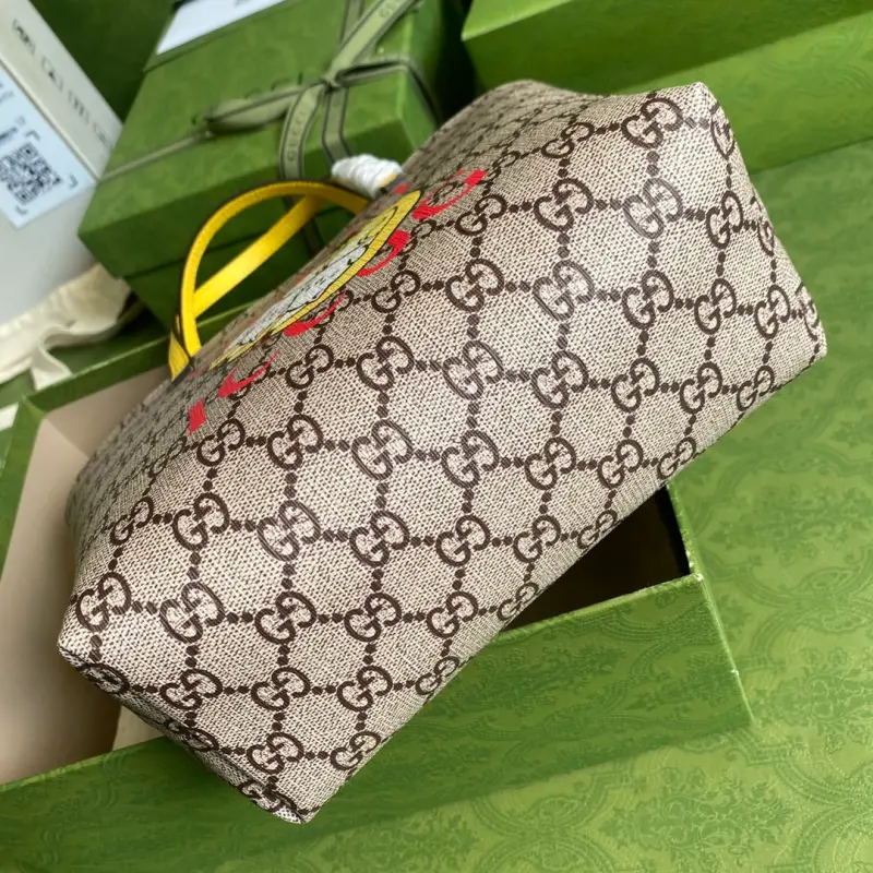 410812 CM 13 High-Quality Bags - Image 3