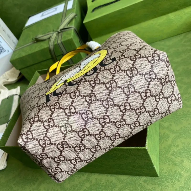 410812 CM 14 High-Quality Bags - Image 3