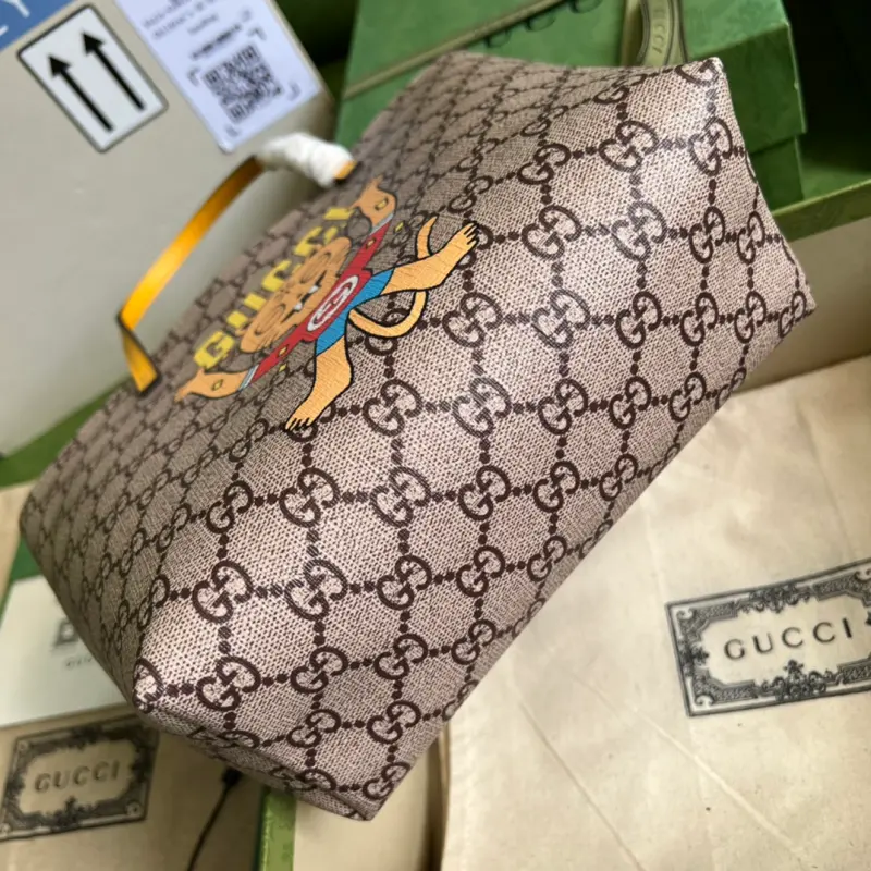 410812 CM 26 High-Quality Bags - Image 3