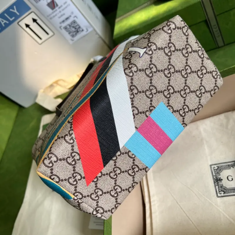 410812 CM 27 High-Quality Bags - Image 3