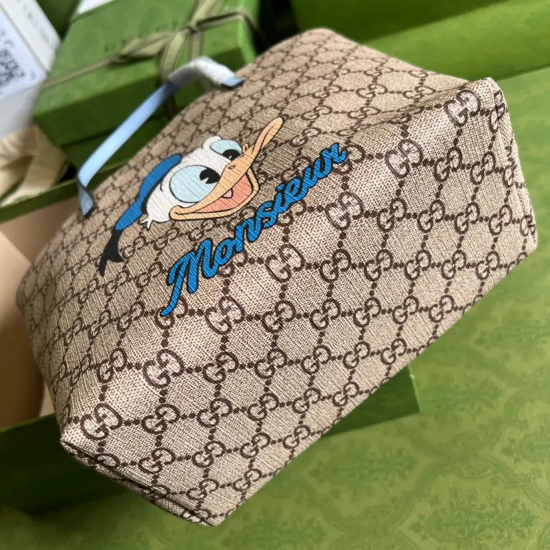 410812 CM 31 High-Quality Bags - Image 3