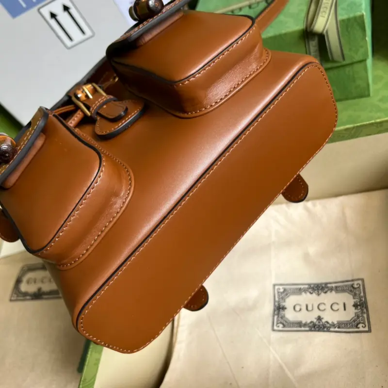 702101 CM 4 High-Quality Bags - Image 3