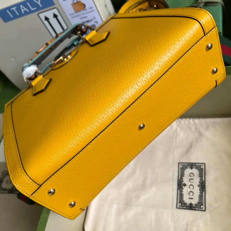 702721 CM 2 High-Quality Bags - Image 3