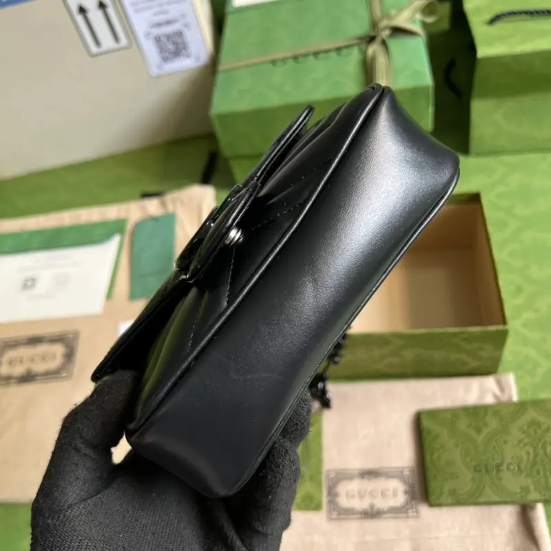 699757 CM 1 High-Quality Bags - Image 3