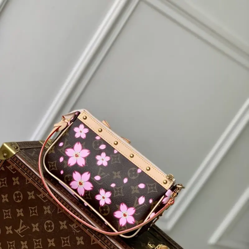 M13666 13x4x22cm High Quality Bags - Image 3