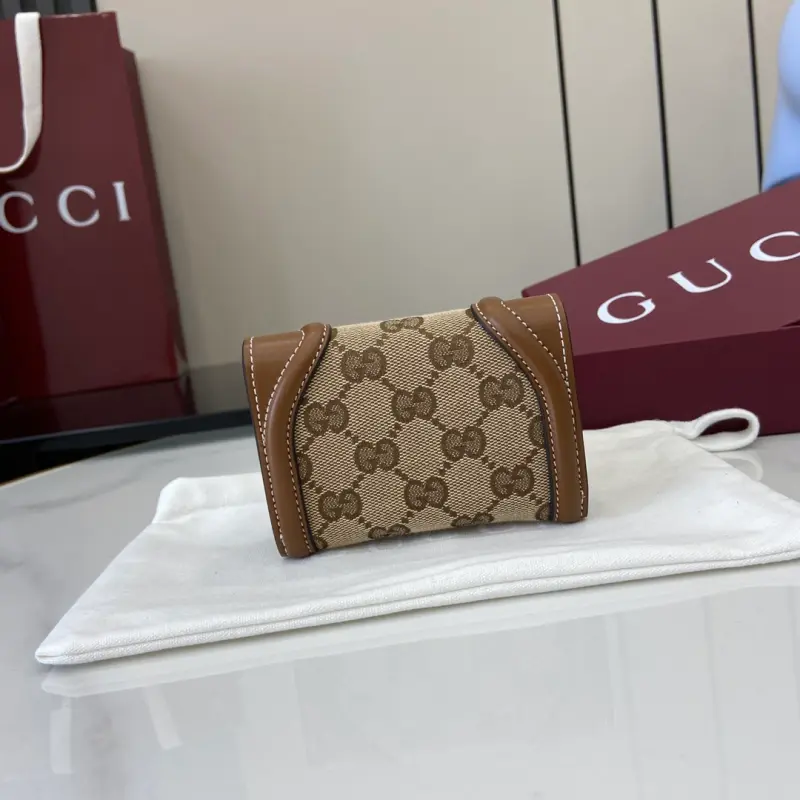 818811 CM 1 High-Quality Bags - Image 3