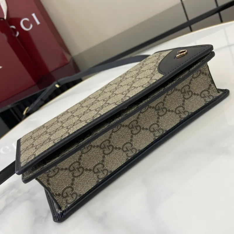 820688 CM 4 High-Quality Bags - Image 4