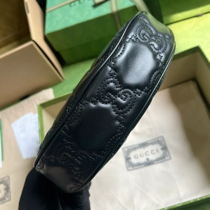 739736 CM 4 High-Quality Bags - Image 3