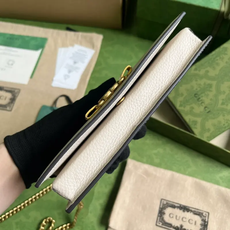 746056 CM 1 High-Quality Bags - Image 3