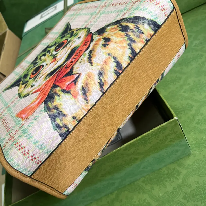 605614 CM 8 High-Quality Bags - Image 3