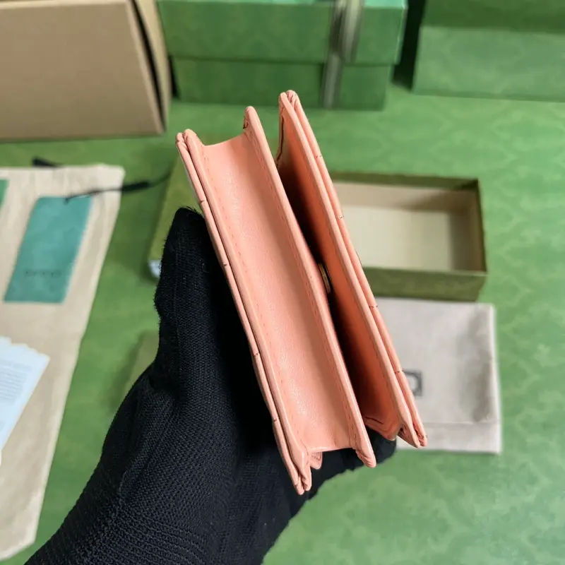 466492 CM 4 High-Quality Bags - Image 3