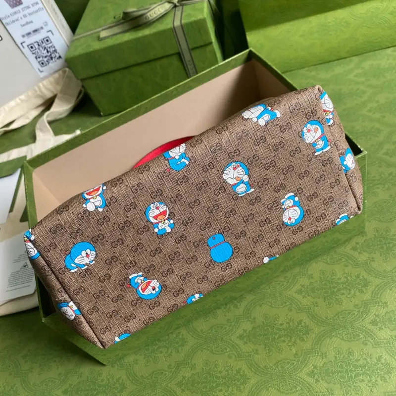 410812 CM 19 High-Quality Bags - Image 3