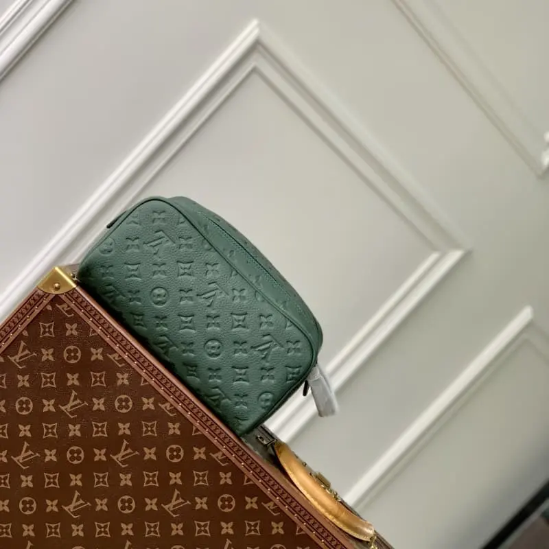 M24442 28x15x16.5cm High Quality Bags - Image 2