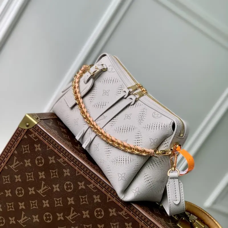 M13157 18x13x29cm High Quality Bags - Image 2