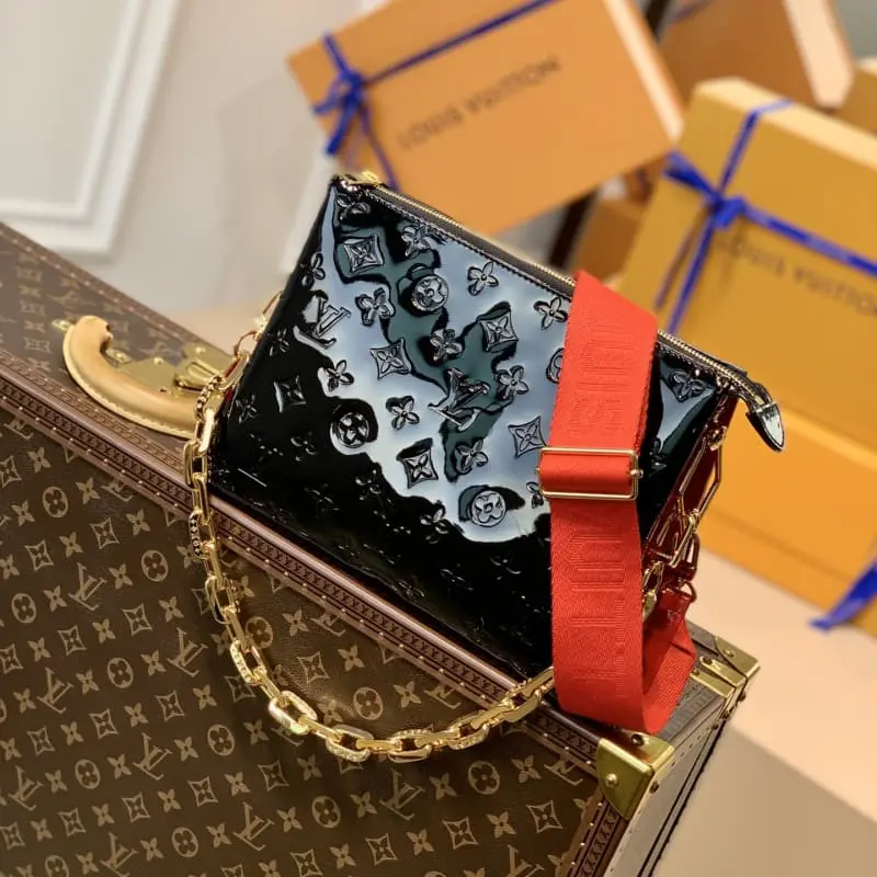 M57793 26x20x12cm High Quality Bags