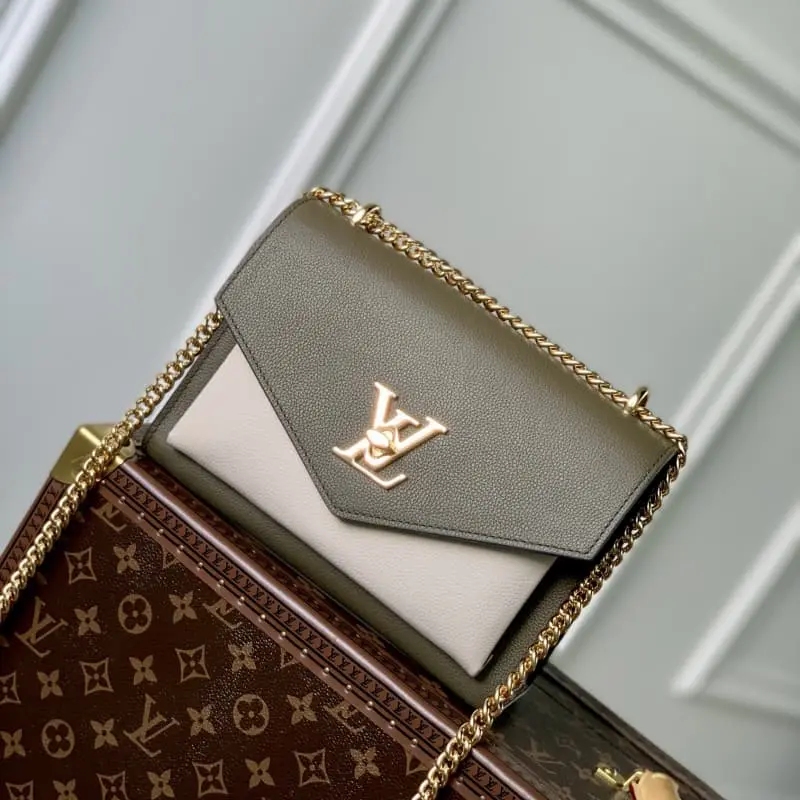 M51418 22.5x17x5.5cm High Quality Bags