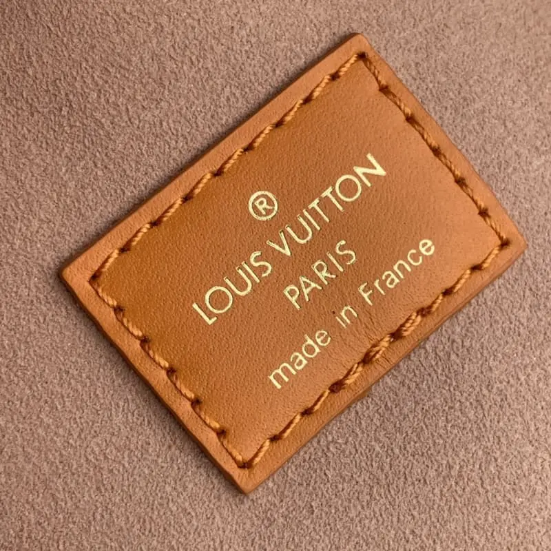 M57728 25x20x12cm High Quality Bags