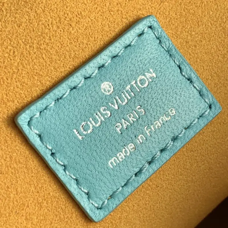 M57793 S4 26x20x12cm High Quality Bags