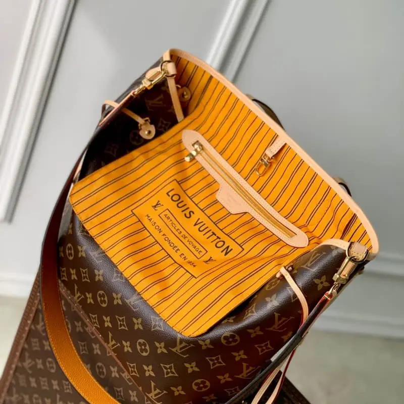 M11947 28x14x31cm High Quality Bags - Image 3