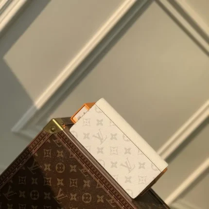 M30889 White 10x19x2cm High Quality Bags