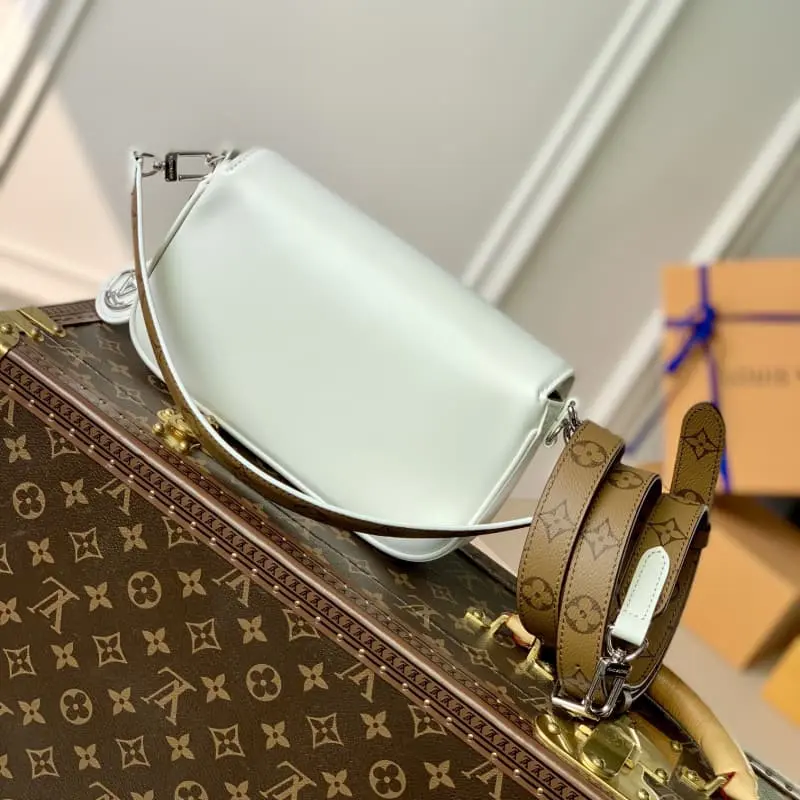 M20395 24x15x6cm High Quality Bags - Image 2