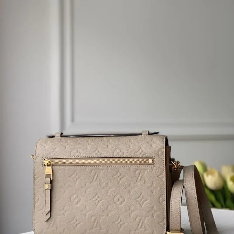 M44738 25x19x7cm High Quality Bags - Image 2