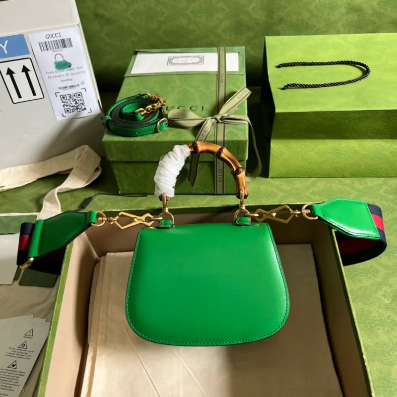 686864 CM 6 High-Quality Bags - Image 2